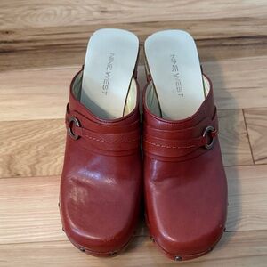Nine West Women's Burgundy Mules